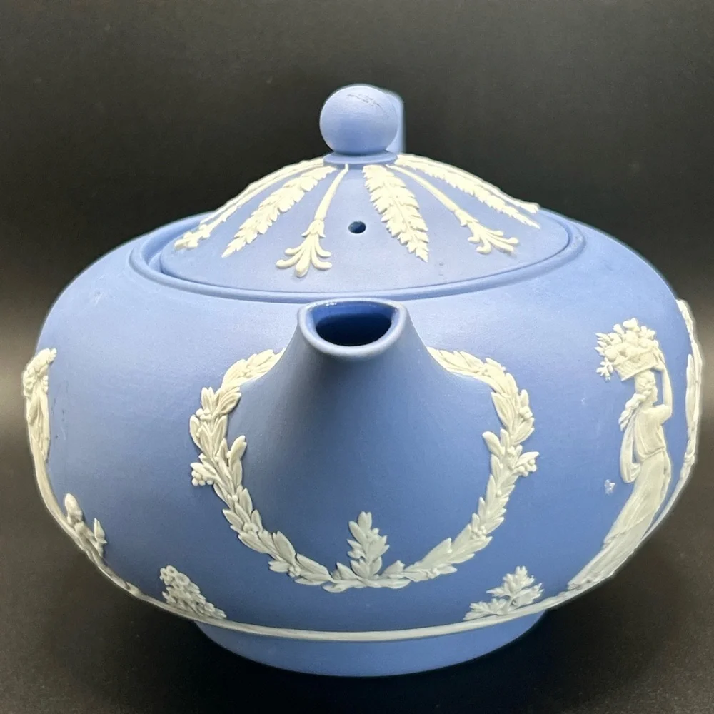 VTG Wedgwood England Blue Jasperware Collectible Greco Roman Motif Teapot, Lid - Picture 4 of 16
